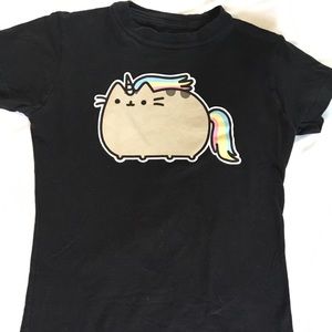 Pusheen t shirt